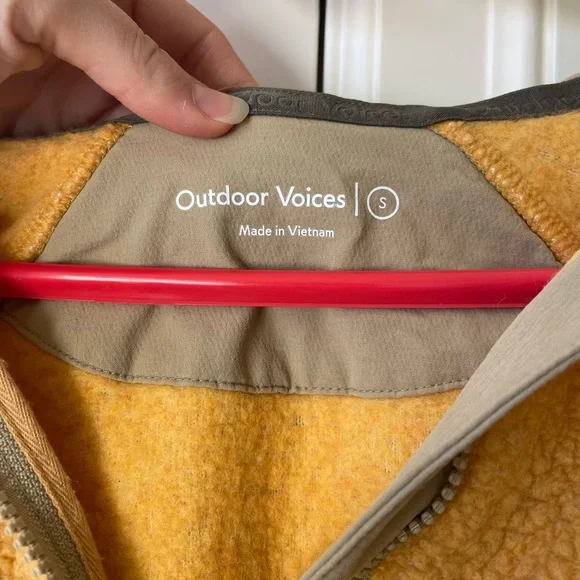 outdoor voices MegaFleece Half-Zip Hoodie in Sunflower / Dijon Size S - Picture 6 of 6